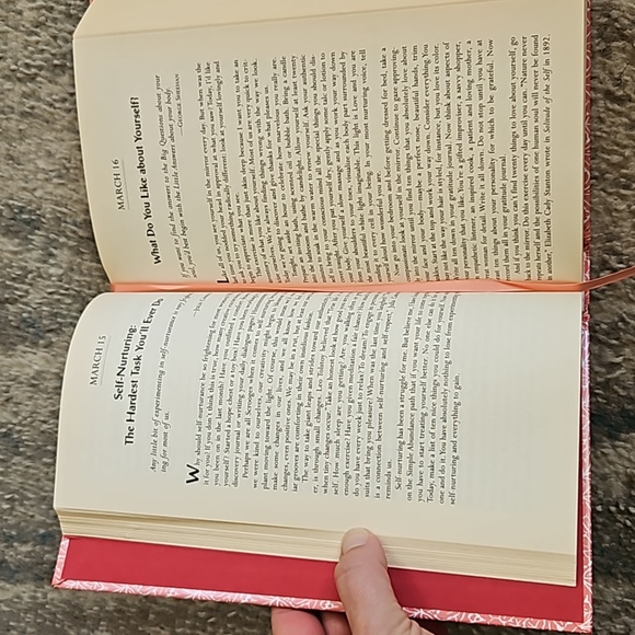 1/$7 or 2/$10 "Simple Abundance" Daybook of Comfort... by Sarah Ban Breathnach - Picture 5 of 6